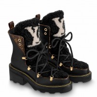 Louis Vuitton Beaubourg Ankle Boots in Black Leather with Shearling