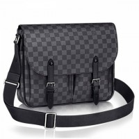 Louis Vuitton Christopher Messenger Bag In Damier Graphite Canvas N41500